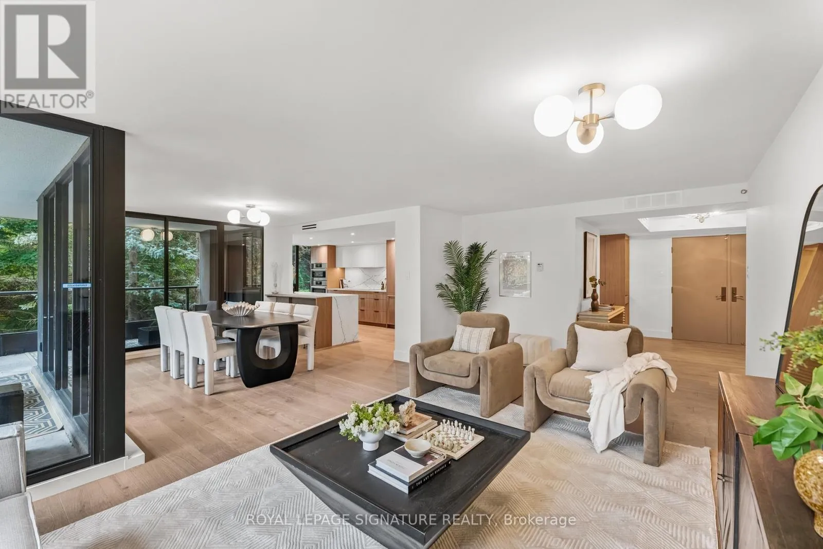 Apartment for rent: 405 - 3900 Yonge Street, Toronto, Ontario M4N 3N6