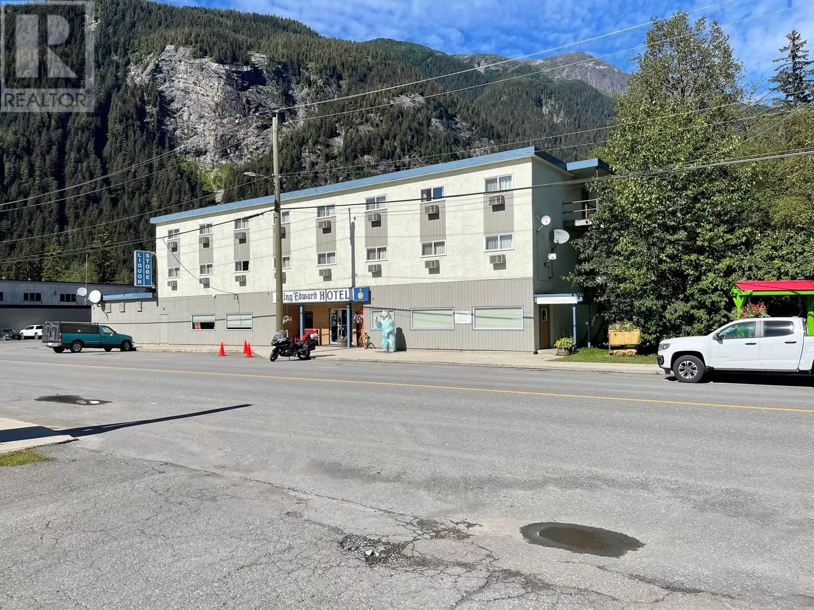 405 5th Avenue, Stewart, British Columbia V0T 1W0