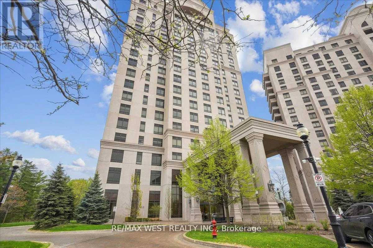 Apartment for rent: 405 - 9255 Jane Street, Vaughan, Ontario L6A 0K1