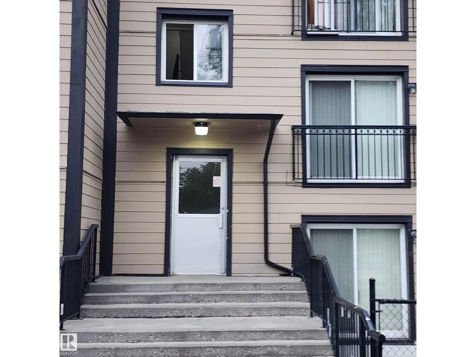 Apartment for rent: #406 10616 156 St Nw Nw, Edmonton, Alberta T5P 2S1