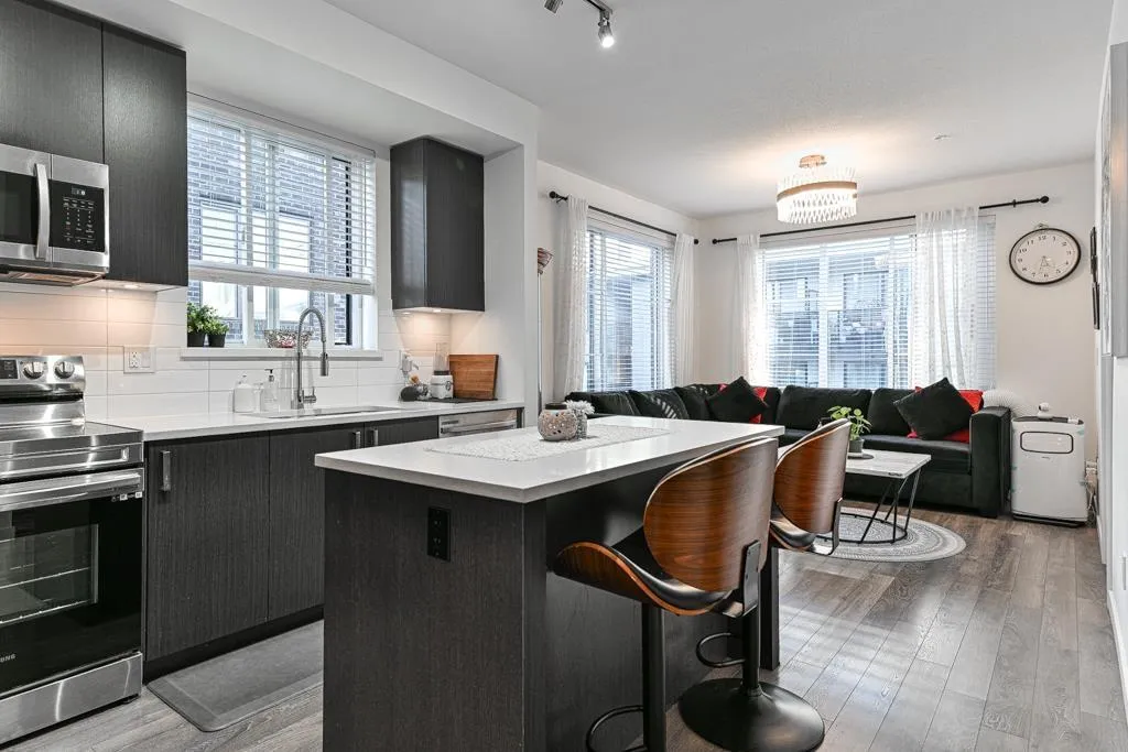 Apartment for rent: 406 15815 85 Avenue, Surrey, British Columbia V4N 6X5