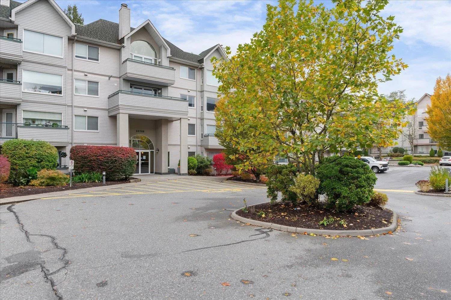 Apartment for rent: 406 33708 King Road, Abbotsford, British Columbia V2S 8C6