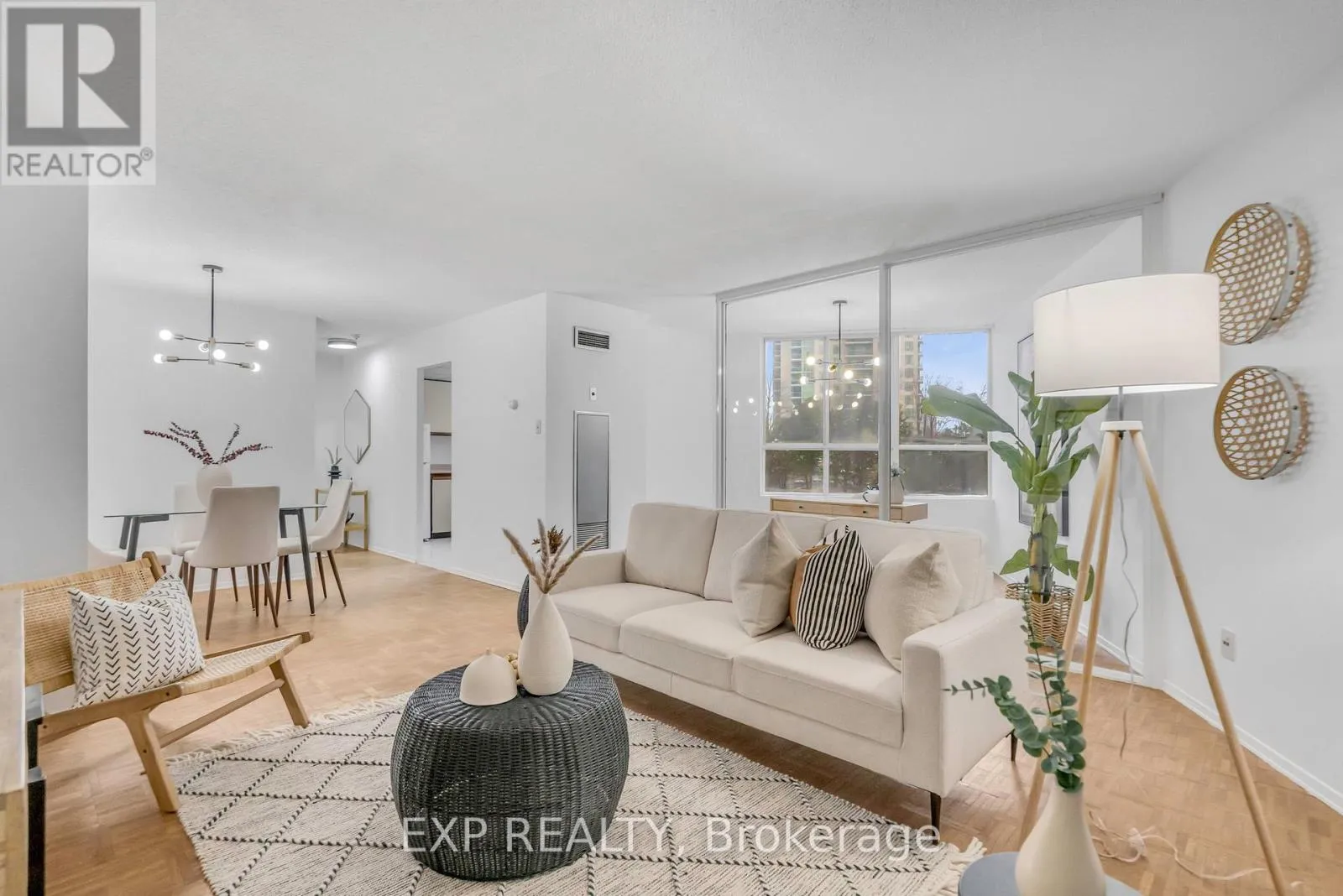 Apartment for rent: 406 - 3700 Kaneff Crescent, Mississauga, Ontario L5A 4B8