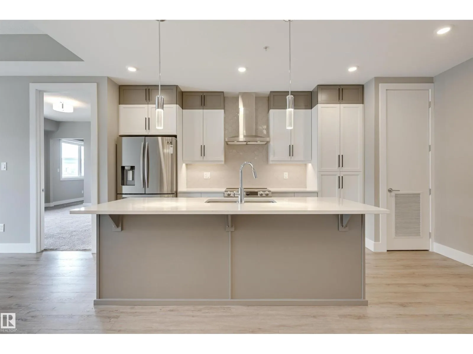 Apartment for rent: #406 528 Griesbach Pr Nw, Edmonton, Alberta T5E 6X2