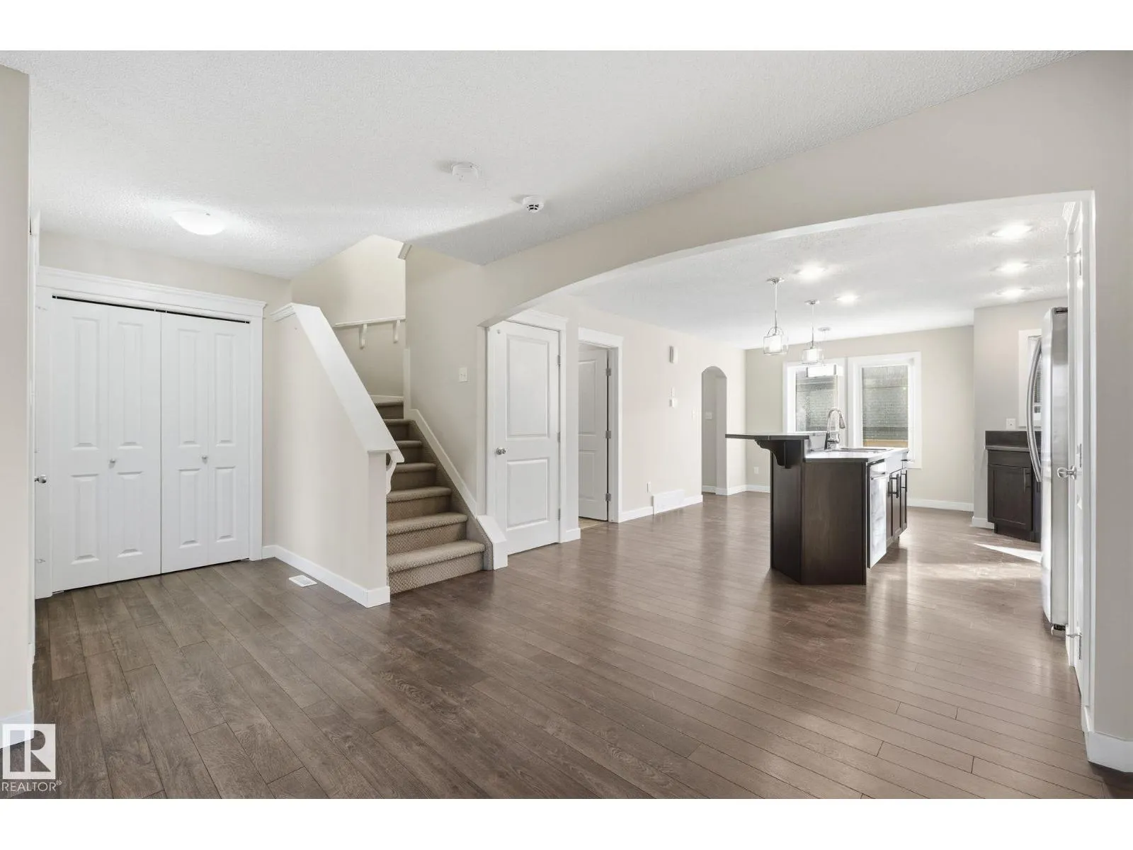 Duplex for rent: 4060 Morrison Wy Nw, Edmonton, Alberta T5E 6S3