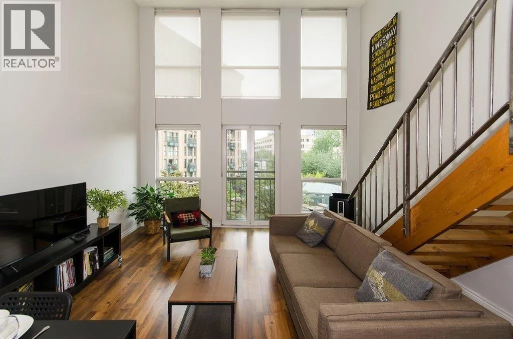 Apartment for rent: 407 1 E Cordova Street, Vancouver, British Columbia V6A 4H3