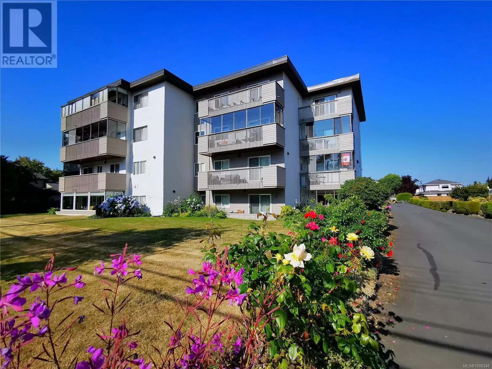 Apartment for rent: 407 10016 Third St, Sidney, British Columbia V8L 2W8