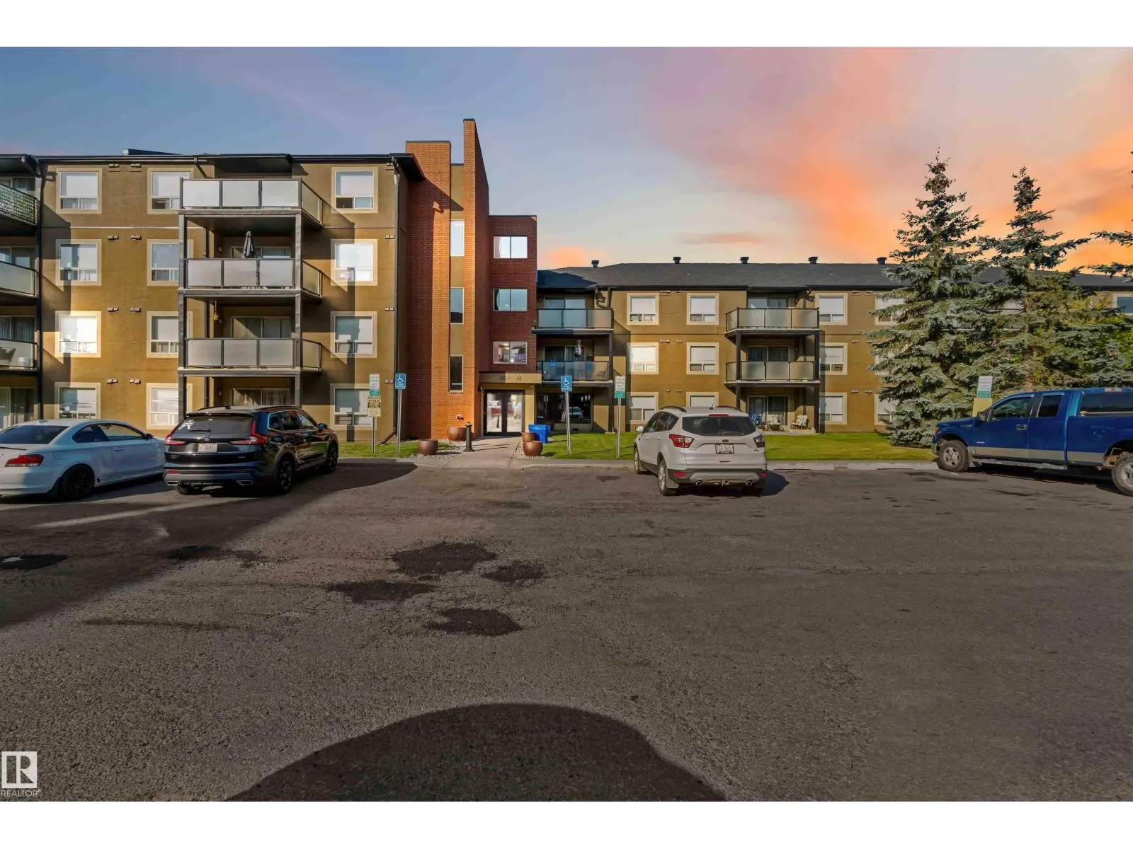 Apartment for rent: #407 13908 136 St Nw, Edmonton, Alberta T6V 1Y4