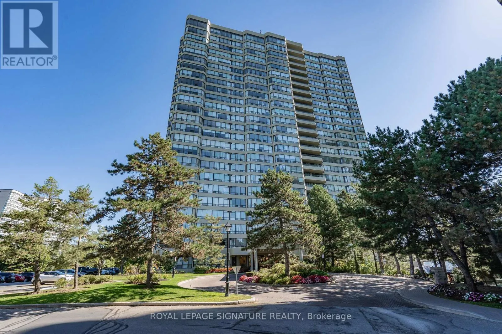 Apartment for rent: 407 - 22 Hanover Road, Brampton, Ontario L6S 5K7