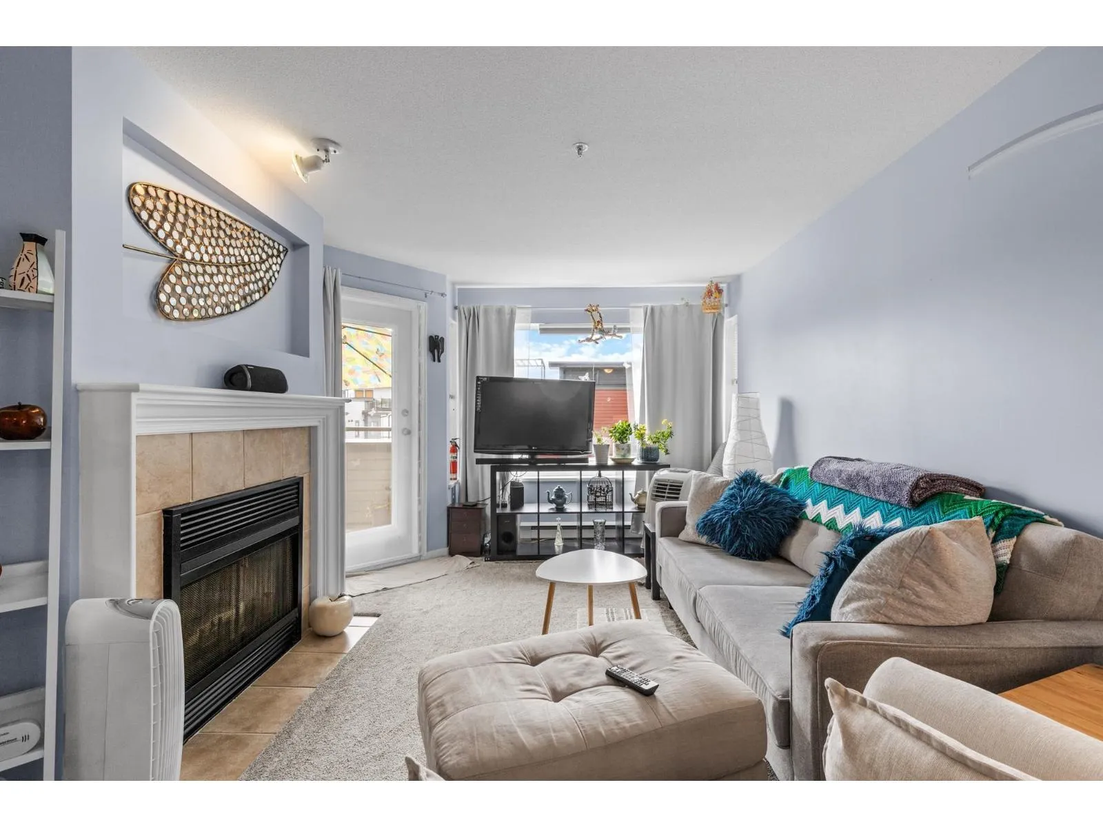 Apartment for rent: 407 33708 King Road, Abbotsford, British Columbia V2S 8C6