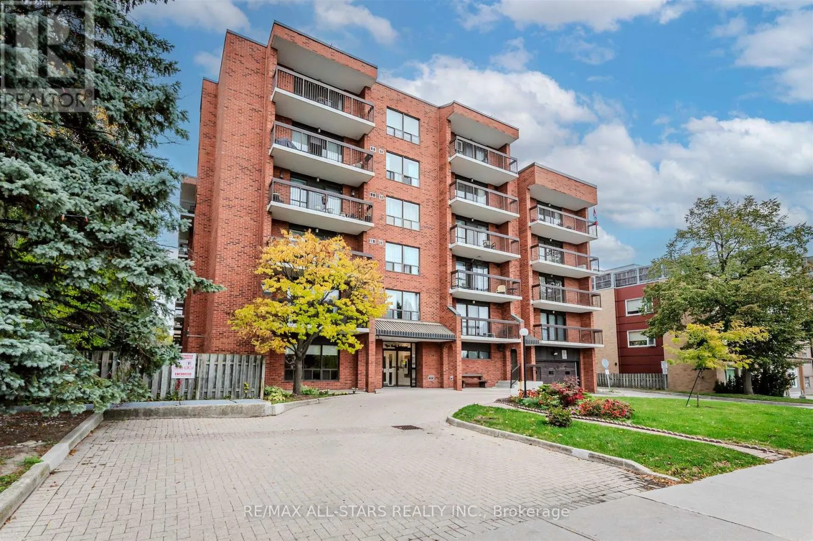 Apartment for rent: 407 - 3734 St Clair Avenue E, Toronto, Ontario M1M 1T7