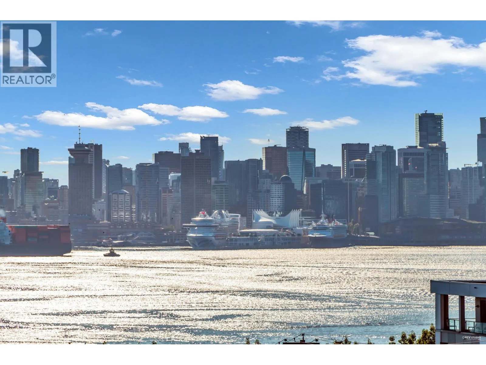 Apartment for rent: 407 422 E 3rd Street, North Vancouver, British Columbia V7L 1G2