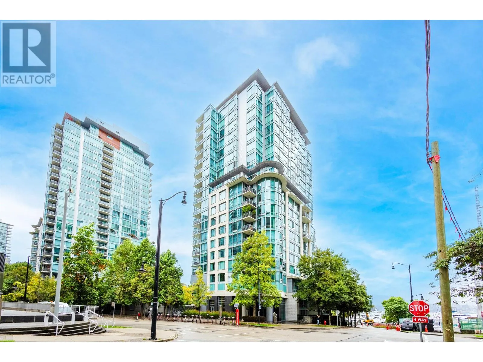 Apartment for rent: 407 499 Broughton Street, Vancouver, British Columbia V6G 3K1