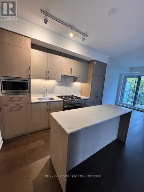 Apartment for rent: 407 - 8 Manor Road W, Toronto, Ontario M4S 0E6
