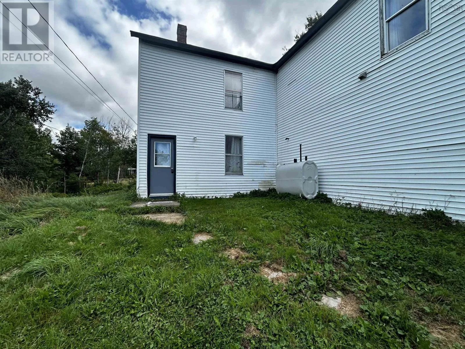 Triplex for rent: 407 Finlay Dan, Thorburn, Nova Scotia B0K 1W0