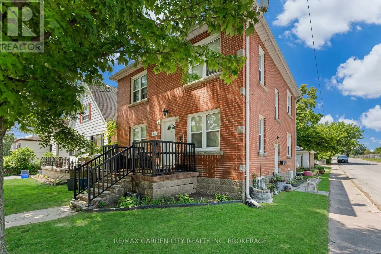 Triplex for rent: 4077 Hickson Avenue, Niagara Falls, Ontario L2E 3K1