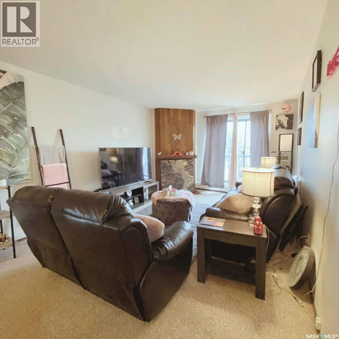 Apartment for rent: 407d 802 Kingsmere Boulevard, Saskatoon, Saskatchewan S7J 4B7