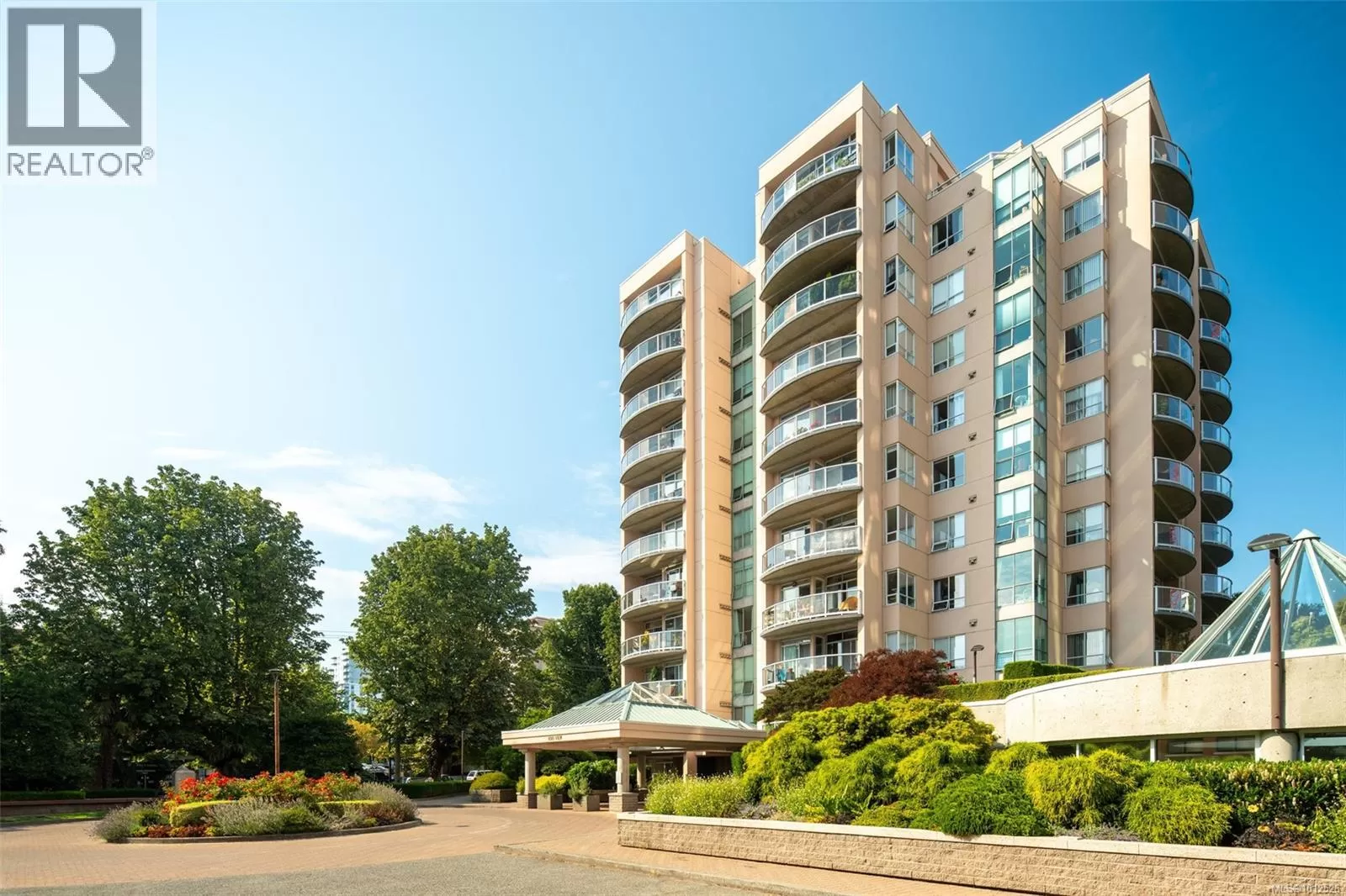 Apartment for rent: 408 1010 View St, Victoria, British Columbia V8V 4Y3