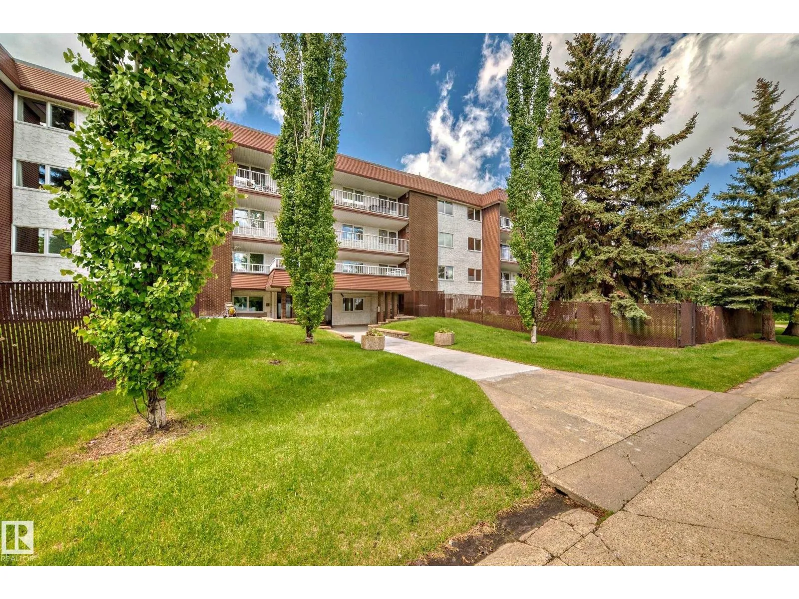 Apartment for rent: #408 14810 51 Av Nw, Edmonton, Alberta T6H 5G5