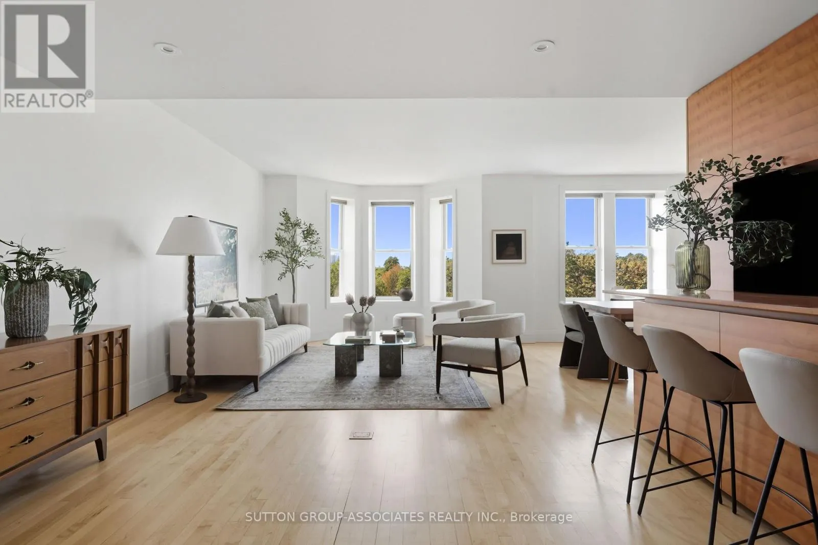 Apartment for rent: 408 - 385 Brunswick Avenue, Toronto, Ontario M5R 3R1