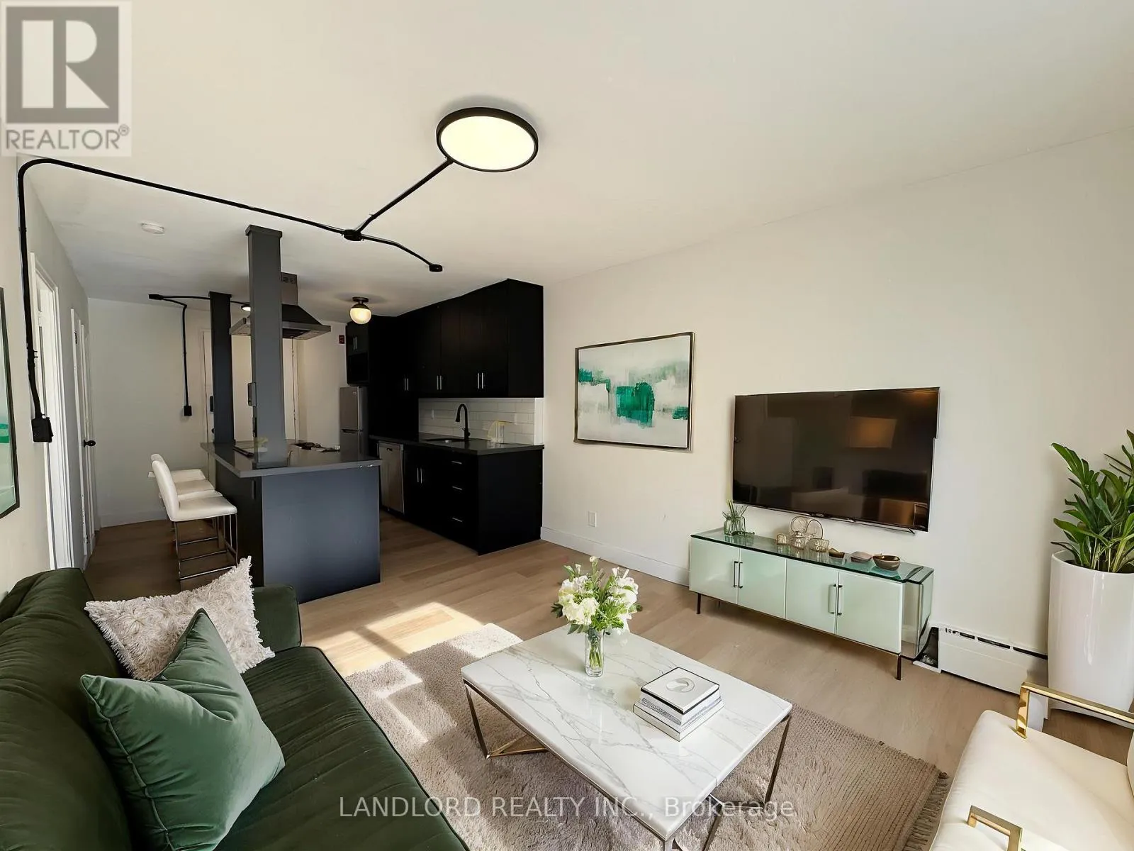 Other for rent: 408 - 420 Eglinton Avenue E, Toronto, Ontario M4P 1L8