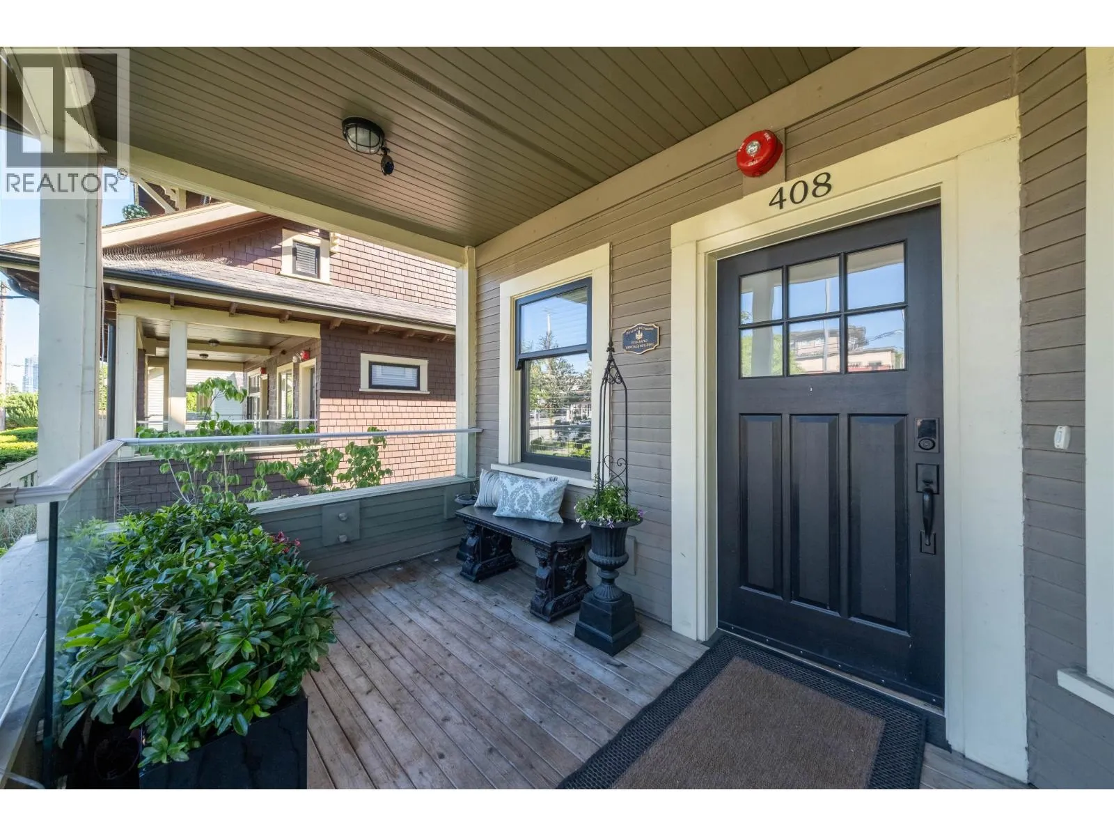 House for rent: 408 Eighth Street, New Westminster, British Columbia V3M 0K1