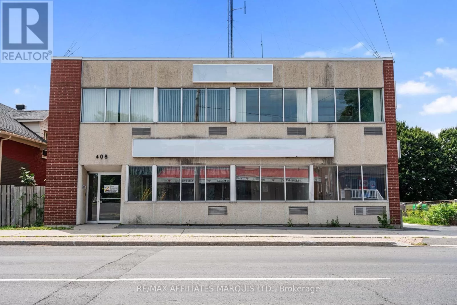 Offices for rent: 408-410 Pitt Street, Cornwall, Ontario K6J 3R2