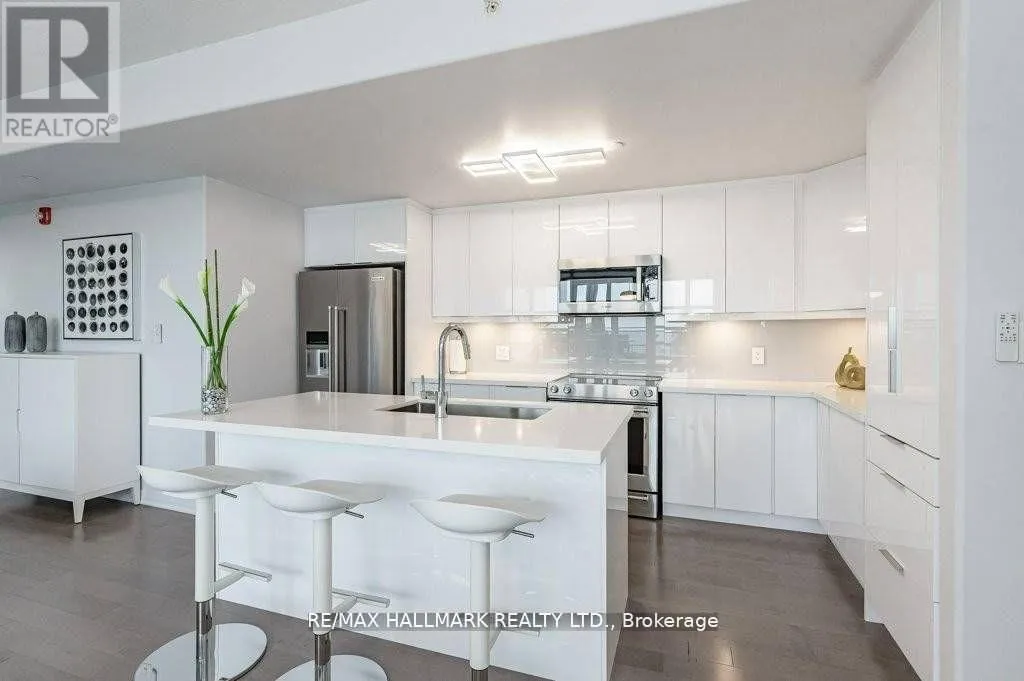 Apartment for rent: 409 - 10 Concord Place, Grimsby, Ontario L3M 0G6