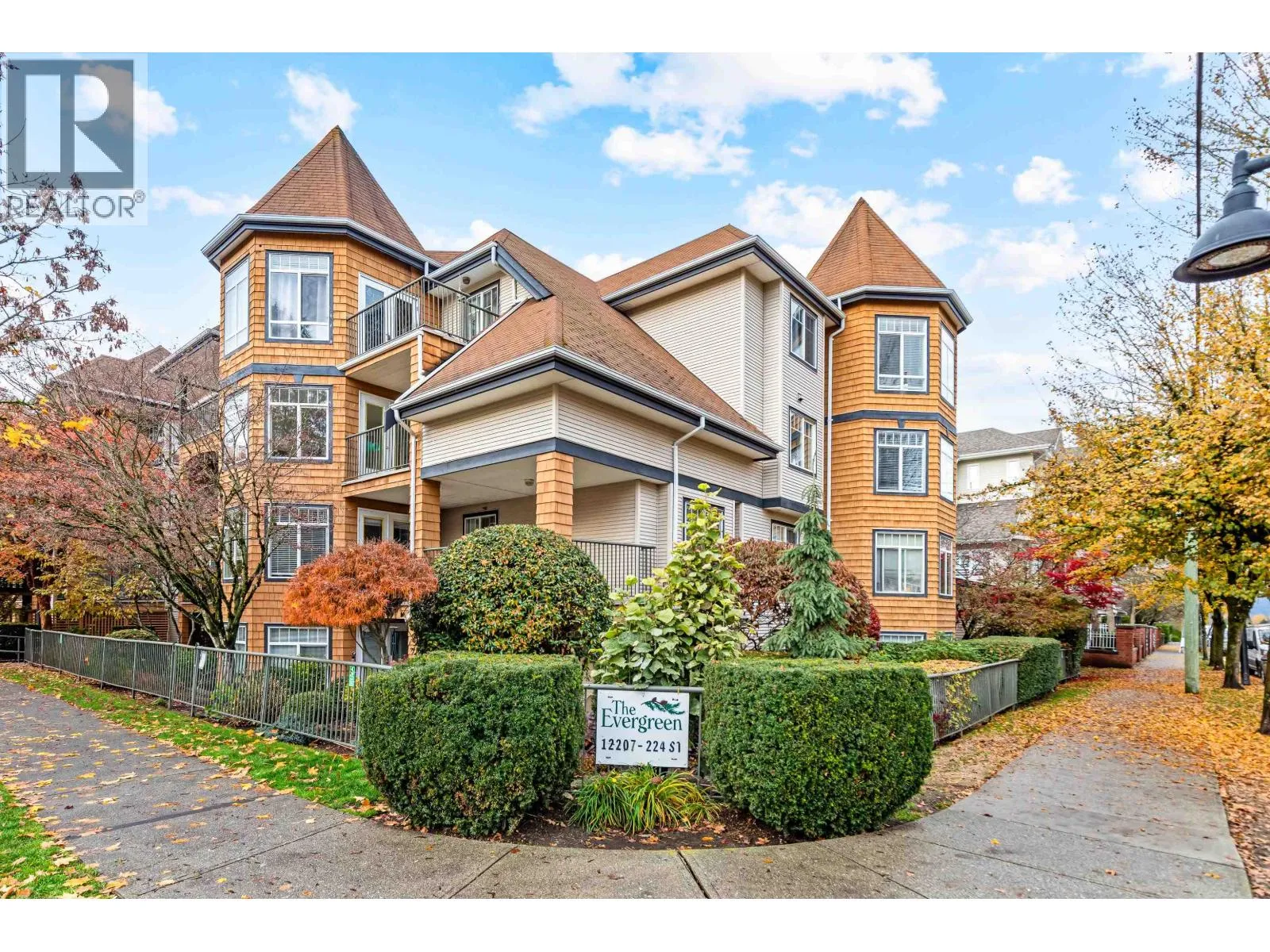 Apartment for rent: 409 12207 224 Street, Maple Ridge, British Columbia V2X 6B9