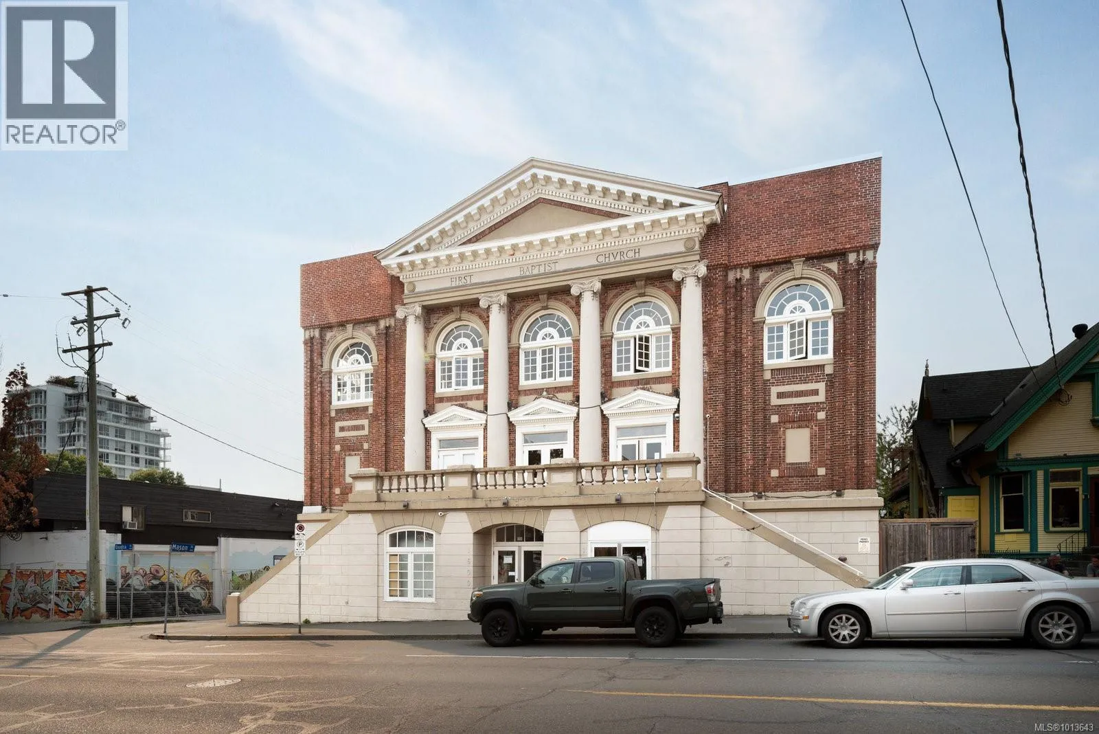 Apartment for rent: 409 1602 Quadra St, Victoria, British Columbia V8W 2L4