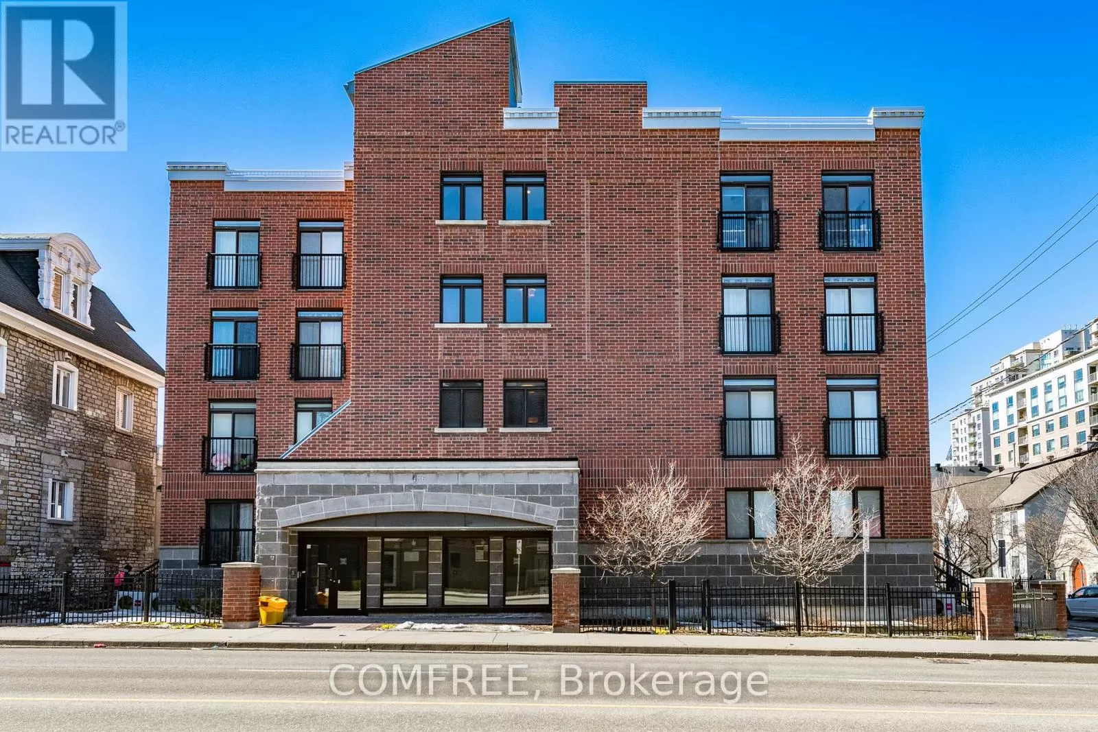 Apartment for rent: 409 - 456 King Edward Avenue, Ottawa, Ontario K1N 0B4