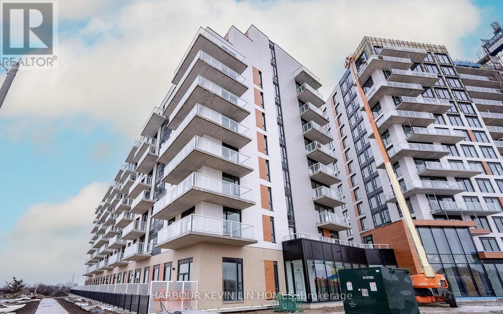 Apartment for rent: 409 - 6 David Eyer Road, Richmond Hill, Ontario L4S 0N5