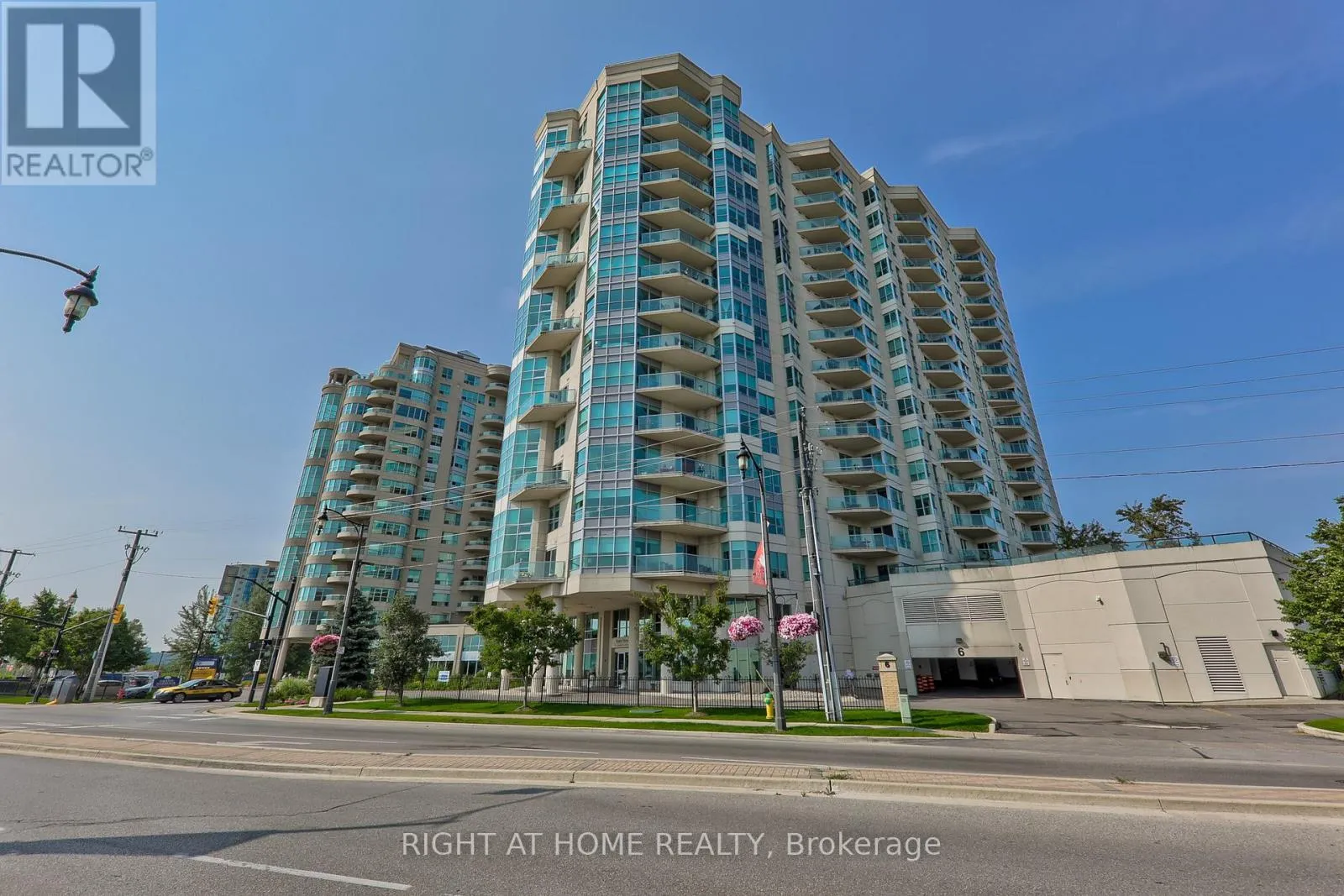 Apartment for rent: 409 - 6 Toronto Street, Barrie, Ontario L4N 9R2