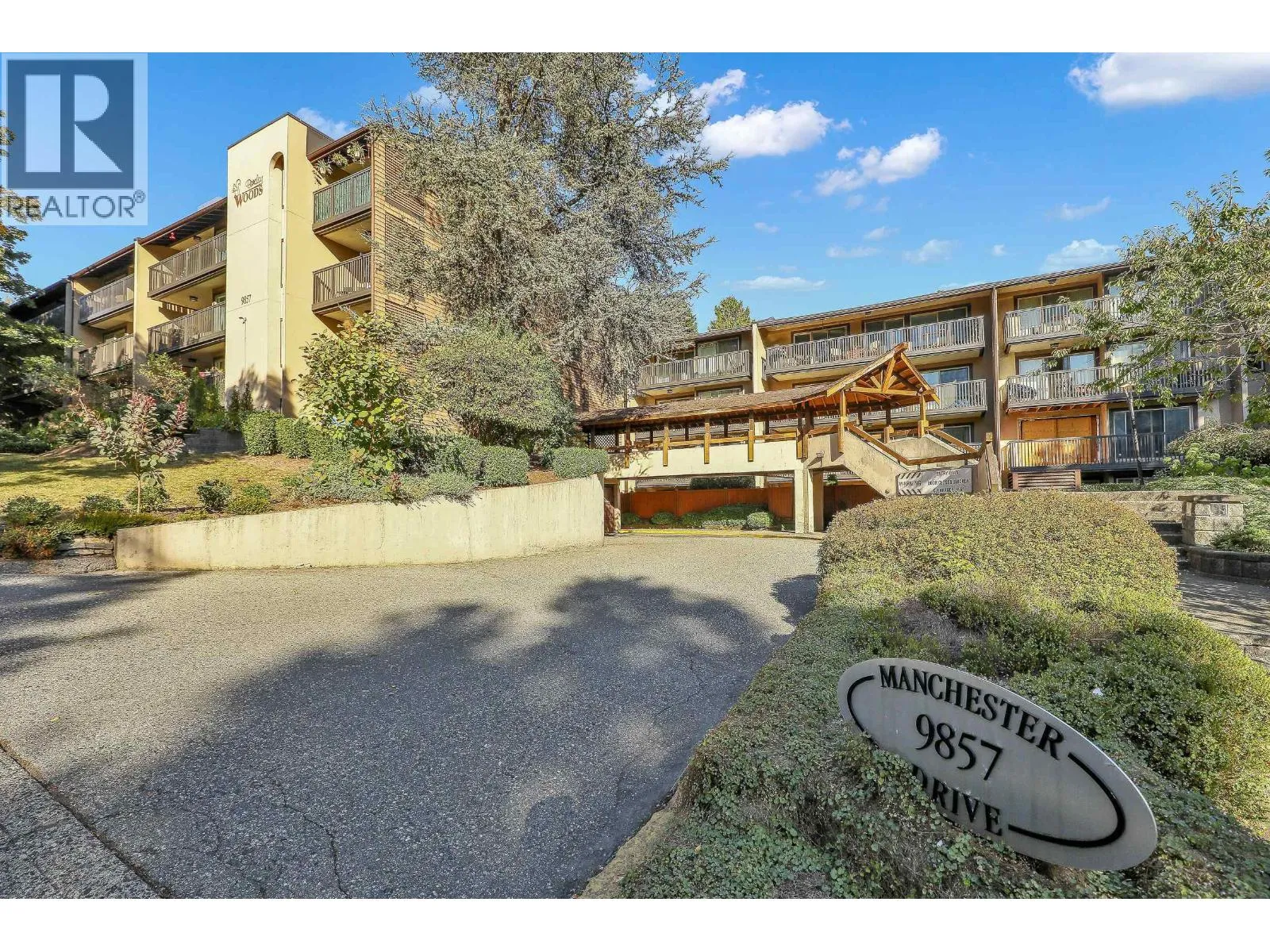 Apartment for rent: 409 9857 Manchester Drive, Burnaby, British Columbia V3N 4P5