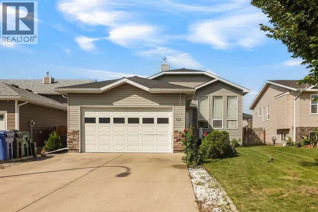 House for rent: 409 Red Crow Boulevard W, Lethbridge, Alberta T1K 7H8