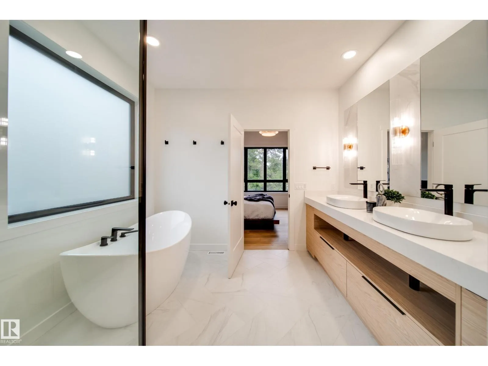 House for rent: 40a Valleyview Cr Nw, Edmonton, Alberta T5R 5S6