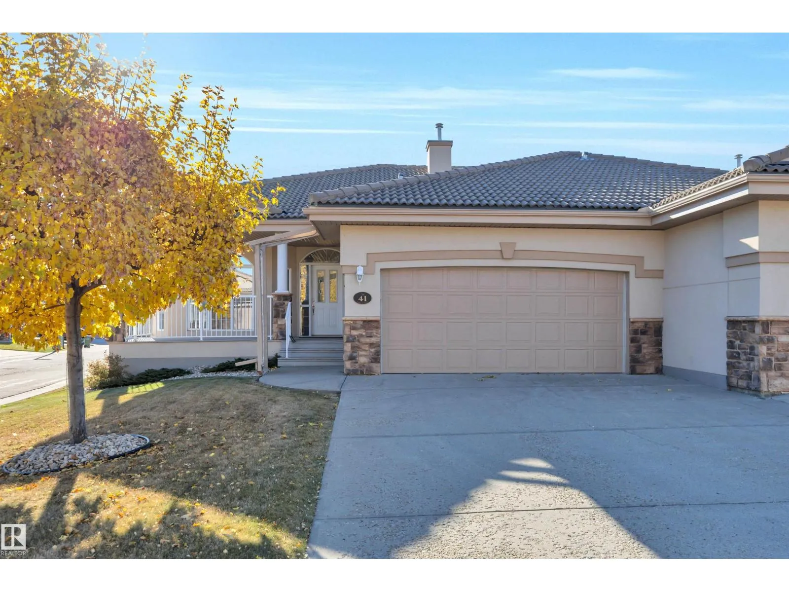 Duplex for rent: #41 13808 155 Av Nw, Edmonton, Alberta T6V 1T8