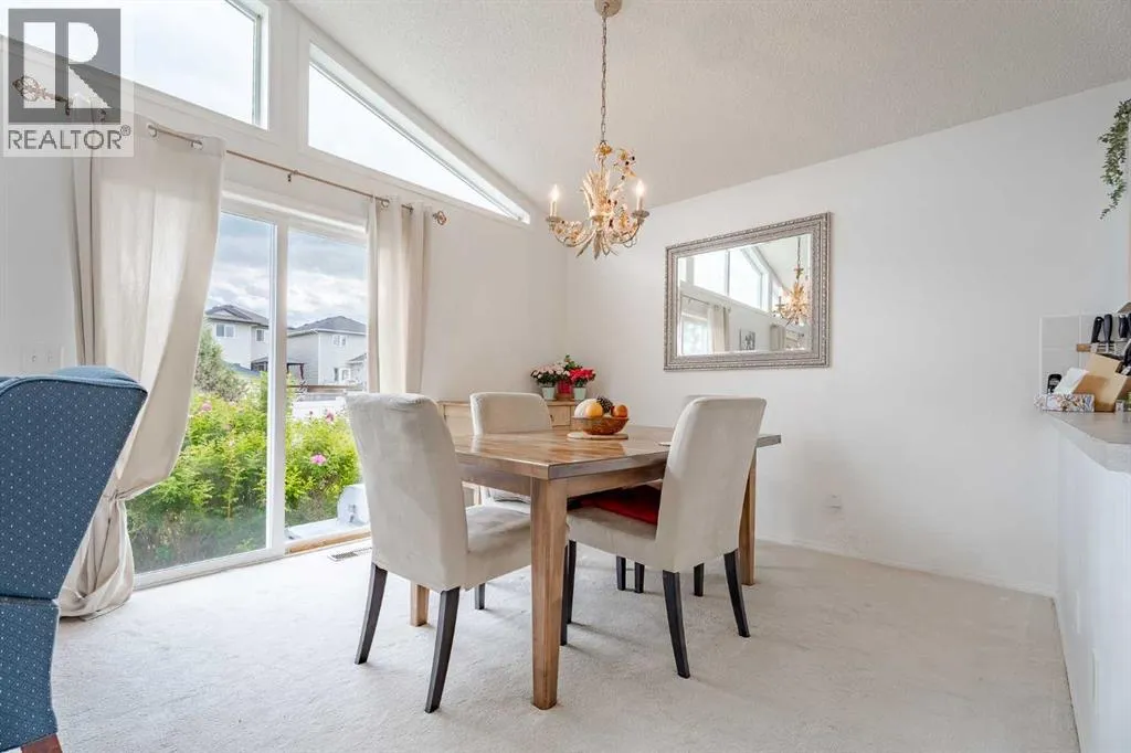 House for rent: 41 Everridge Court Sw, Calgary, Alberta t2y 4t1