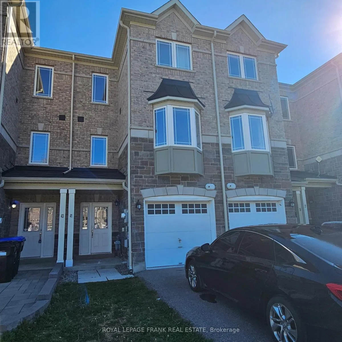 Row / Townhouse for rent: 41 Milson Crescent, Essa, Ontario L0M 1B4