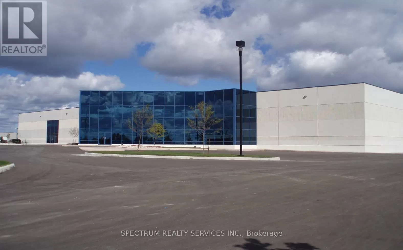 Warehouse for rent: 41 Simpson Road, Caledon, Ontario L7E 2R6