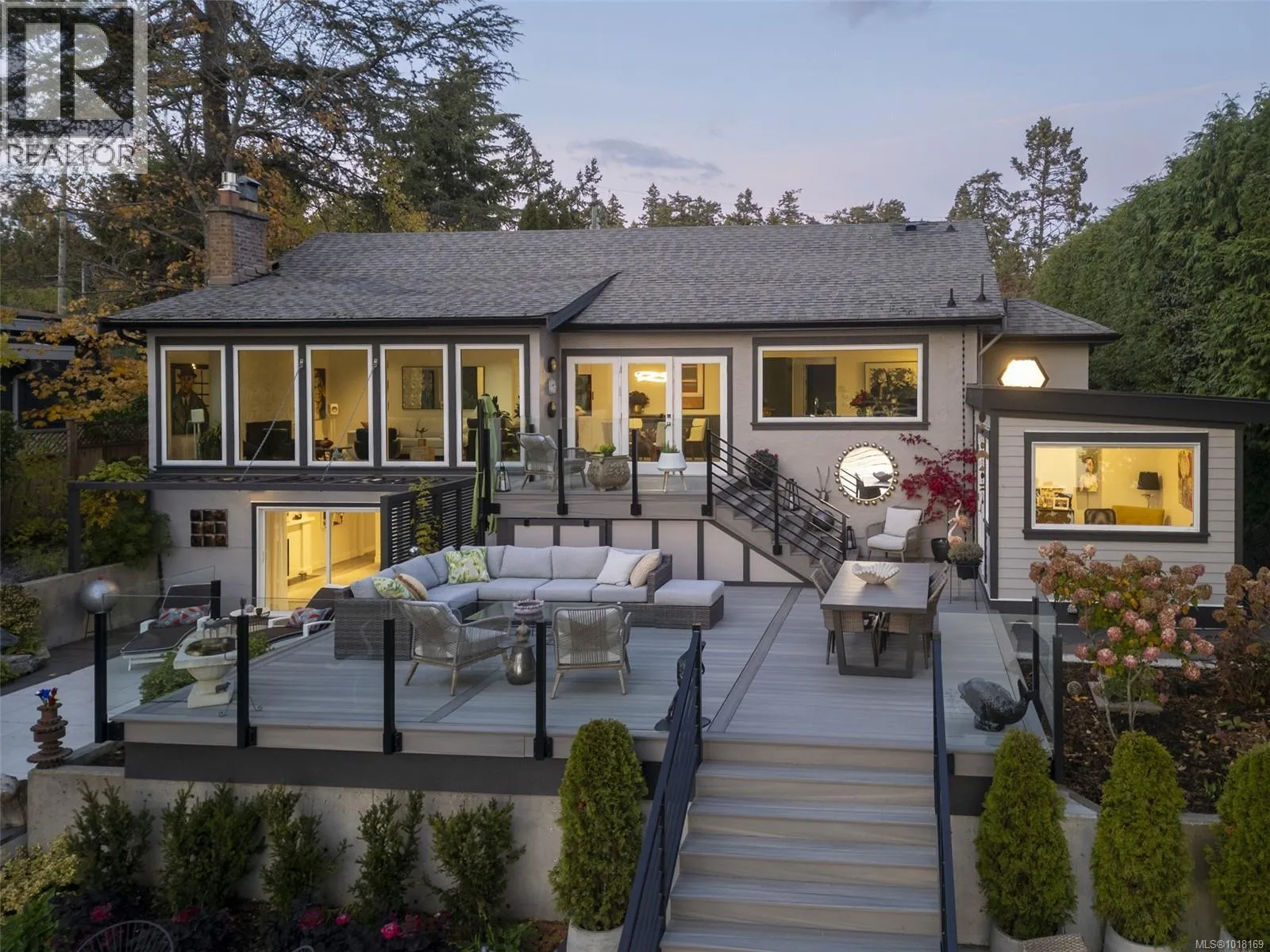 House for rent: 41 Tovey Cres, View Royal, British Columbia V9B 1A4