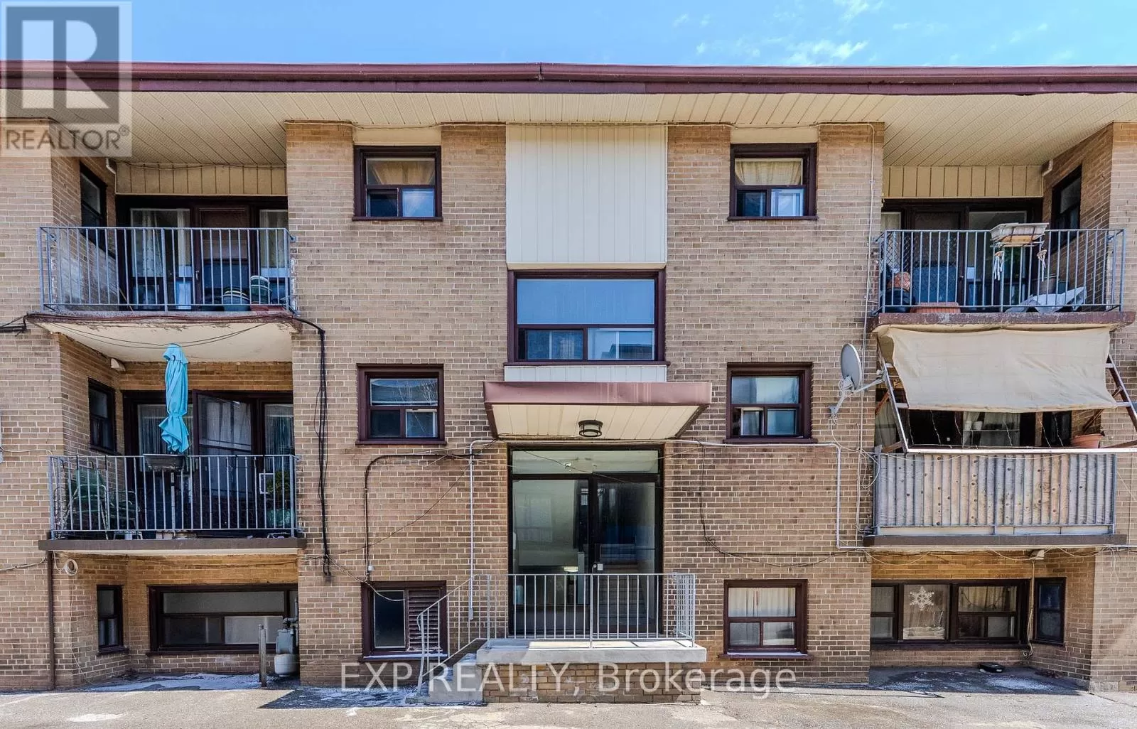 Other for rent: 41 Wasdale Crescent, Toronto, Ontario M6A 1W9