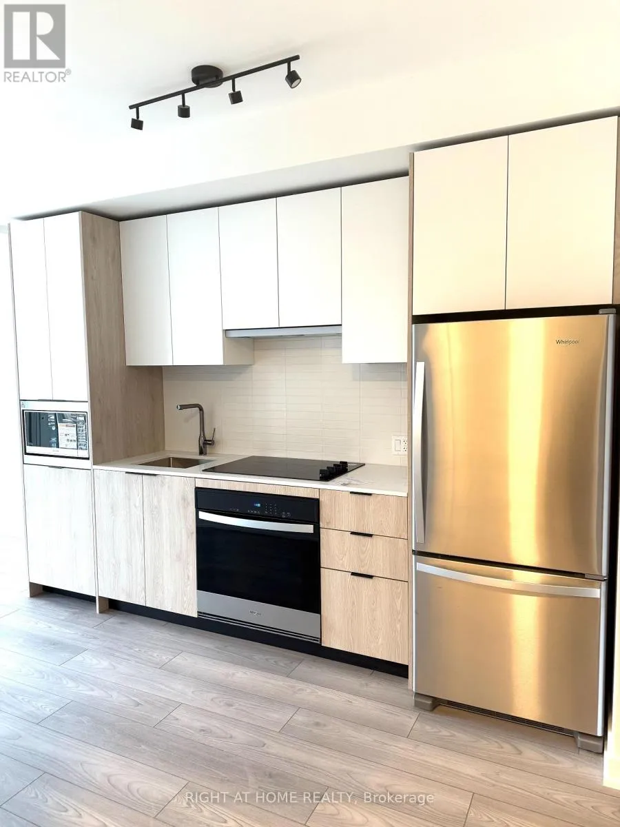 Apartment for rent: 410 - 1007 The Queensway, Toronto, Ontario M8Z 6C7