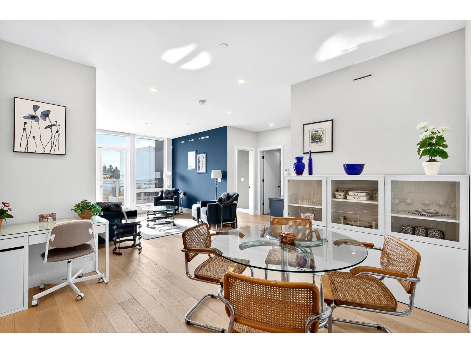 Apartment for rent: 410 20416 Park Avenue, Langley, British Columbia V3A 0N2