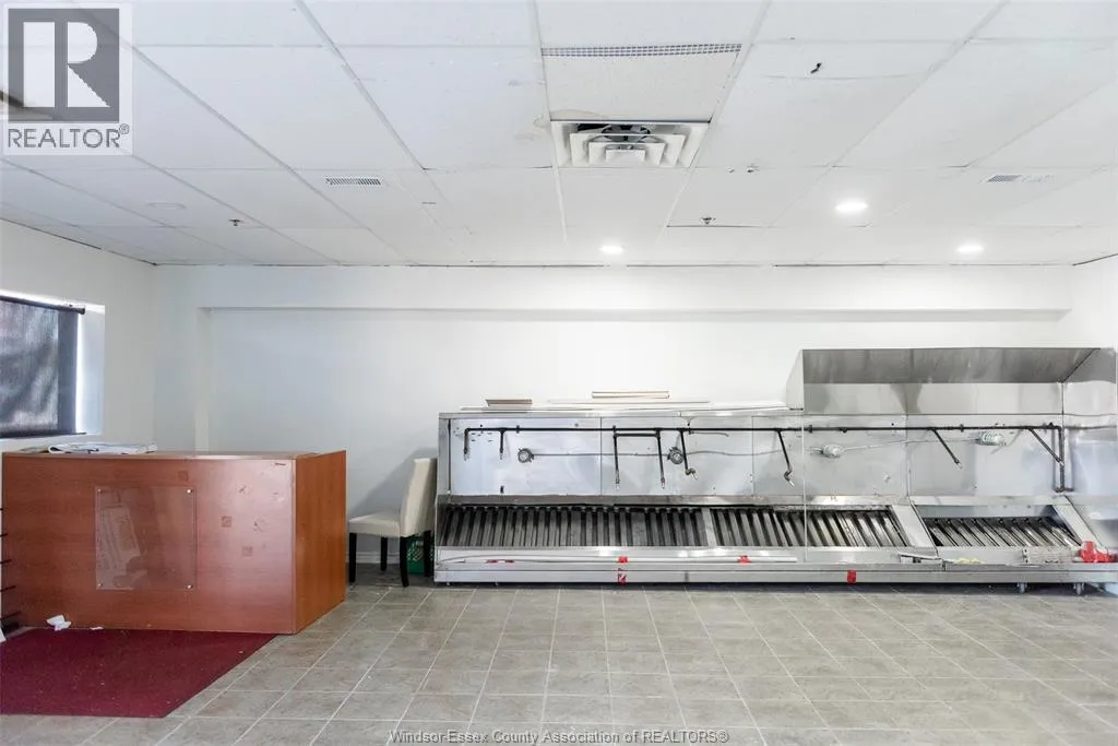 410 Front Road Unit# 2, LaSalle, Ontario N9J 1Z9