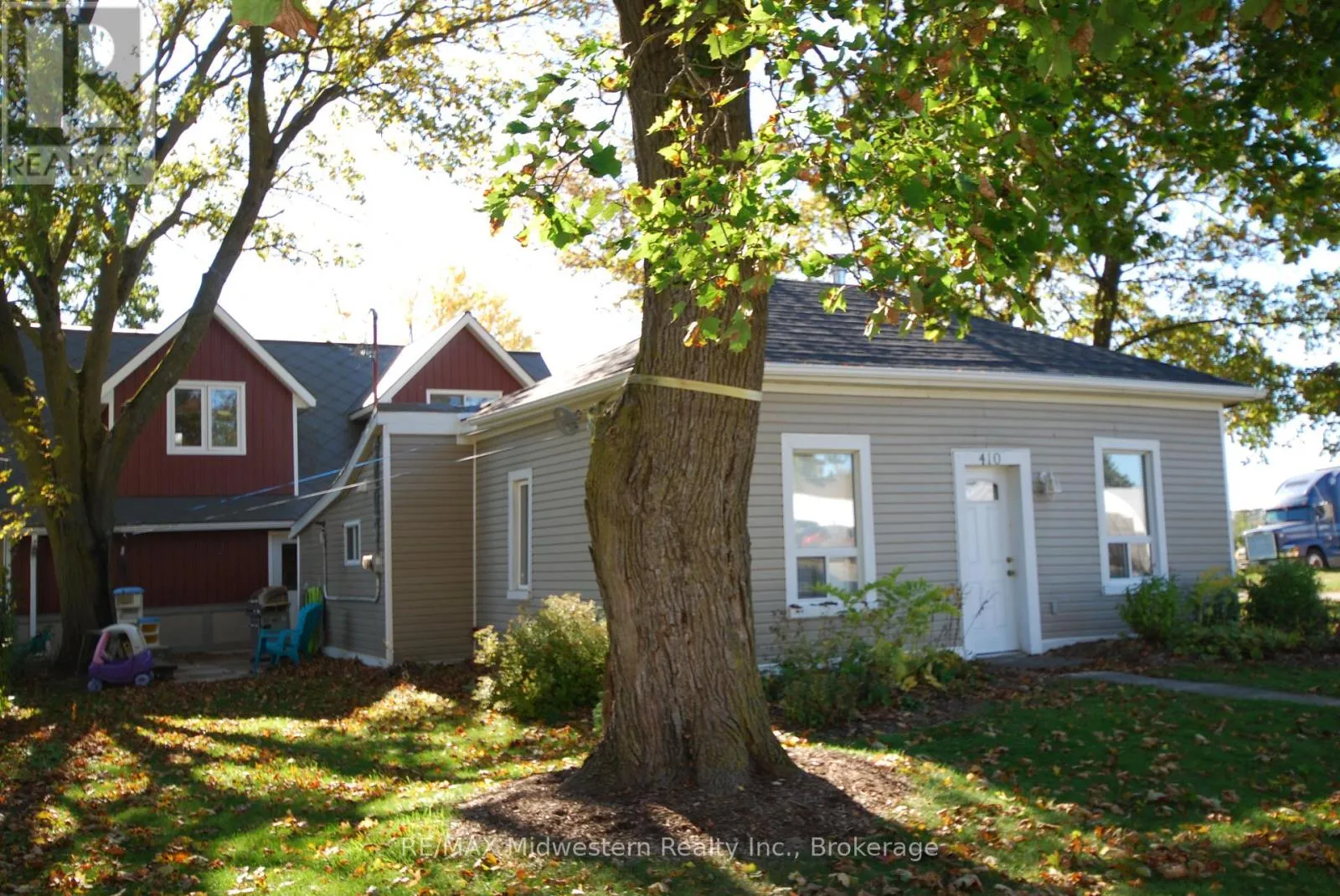 House for rent: 410 Temple Street, Minto, Ontario N0G 2P0