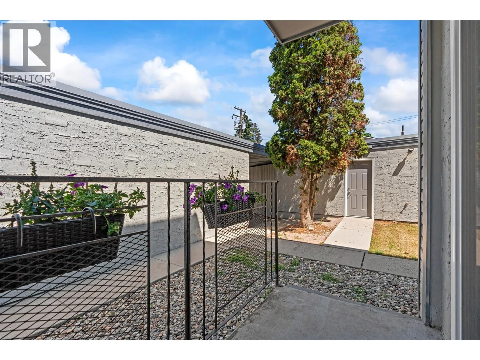 Apartment for rent: 4101 Alexis Park Drive Unit# 103, Vernon, British Columbia V1T 6H2