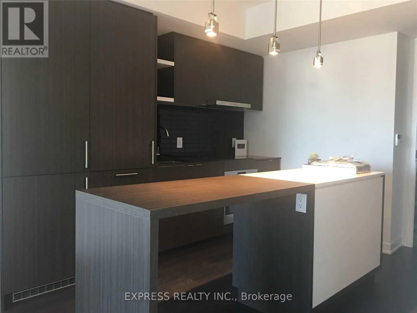 Apartment for rent: 4103 - 100 Harbour Street, Toronto, Ontario M5J 0B5