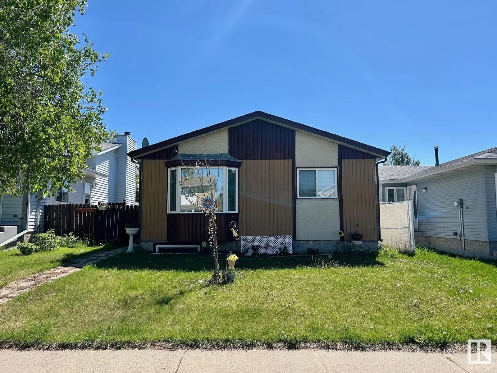 House for rent: 4109 38 St Nw, Edmonton, Alberta T6L 5E5