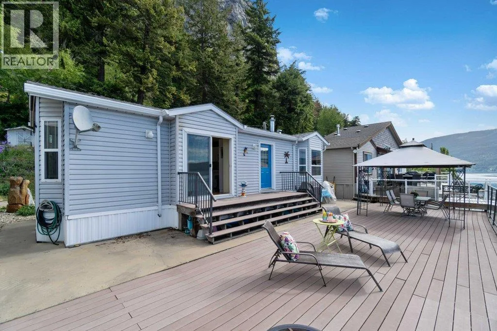 Park Model Mobile Home for rent: 4109 Hacking Road Unit# 4, Tappen, British Columbia V0E 2X1